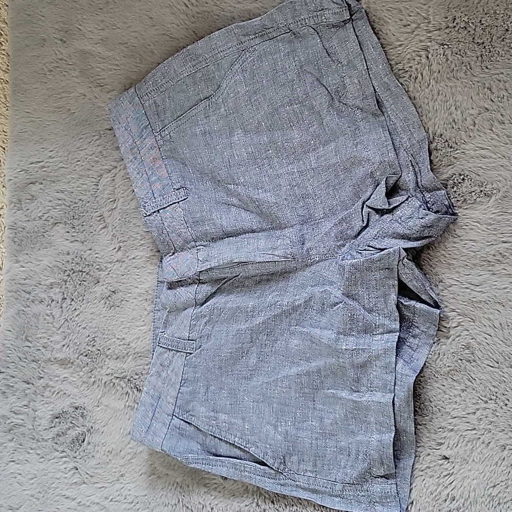 Gap- blue 3 inch shorts, size 6, brand new
